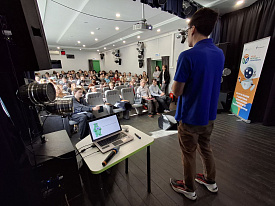 Паблик-спич «Безопасность в интернете: не только вирусы» в Театрально художественно-техническом колледже, Москва (март, 2025)